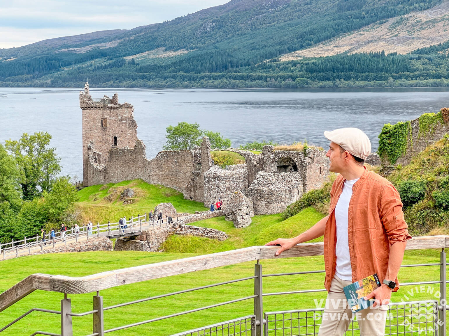 Castillo Urquhart a orillas del lago Ness