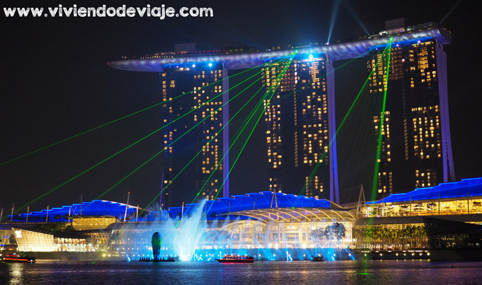 Que ver en SIngapur, el espectáculo Spectra